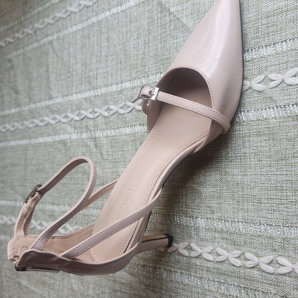 Cream Stiletto Heels, Pointed Toe,  Zipper Back, 8.5